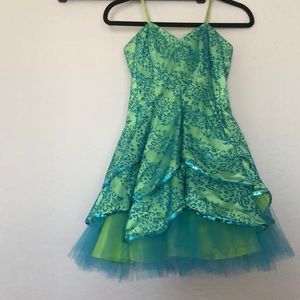 Short Pageant dress.. worn 1 time and no tears